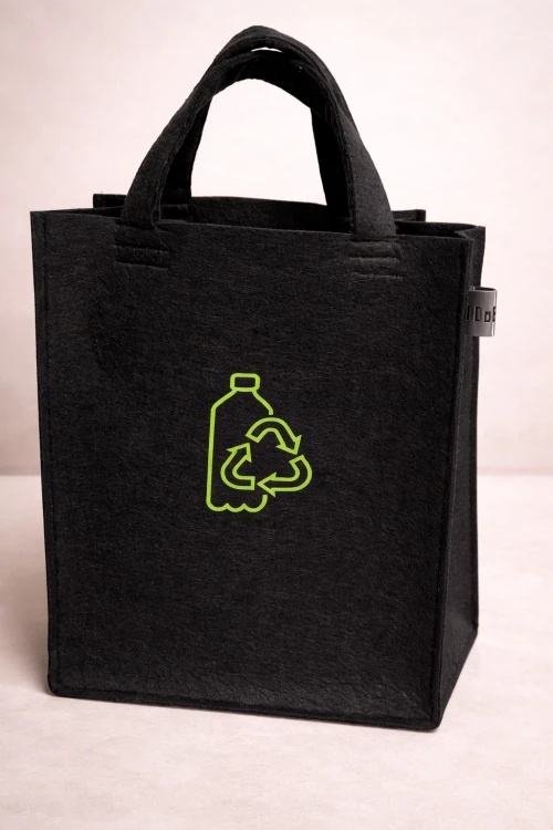 Czarna torba z symbolem recyklingu.png